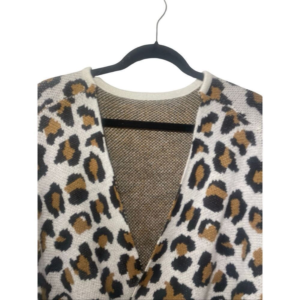 Full Circle Leopard Wrap Top - Picture 6 of 8